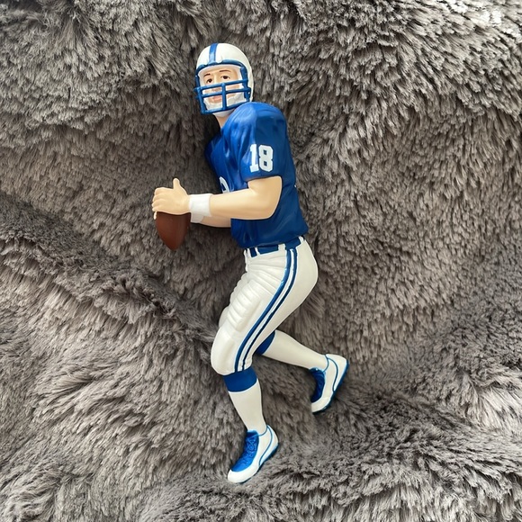 Peyton Manning Football Legends Collectors Series. - Picture 5 of 7